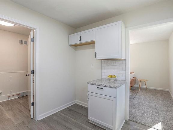 5th image of 5038 Woodend Ave