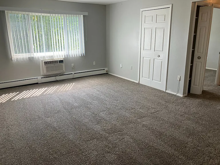 Valley York Apartments — Photo 58