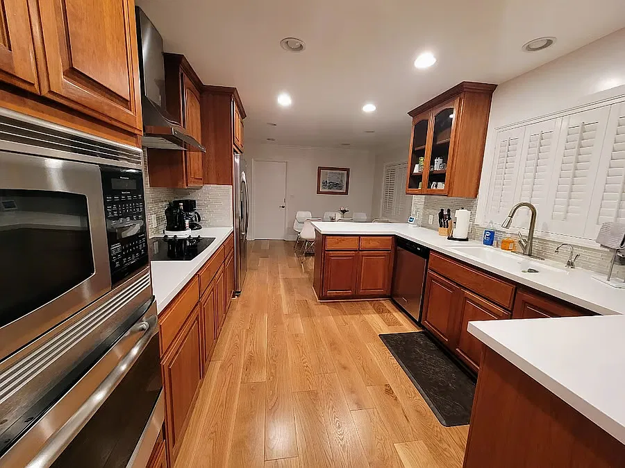 4 bed, 4.5 bath, 2800 sqft, $13,000 — Photo 3