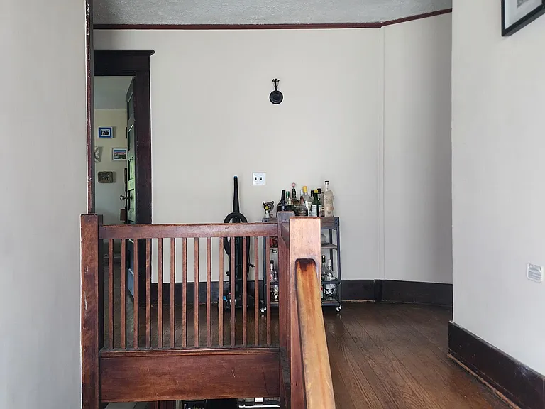 2nd floor landing