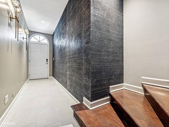 2nd image of 349 W Superior St #2