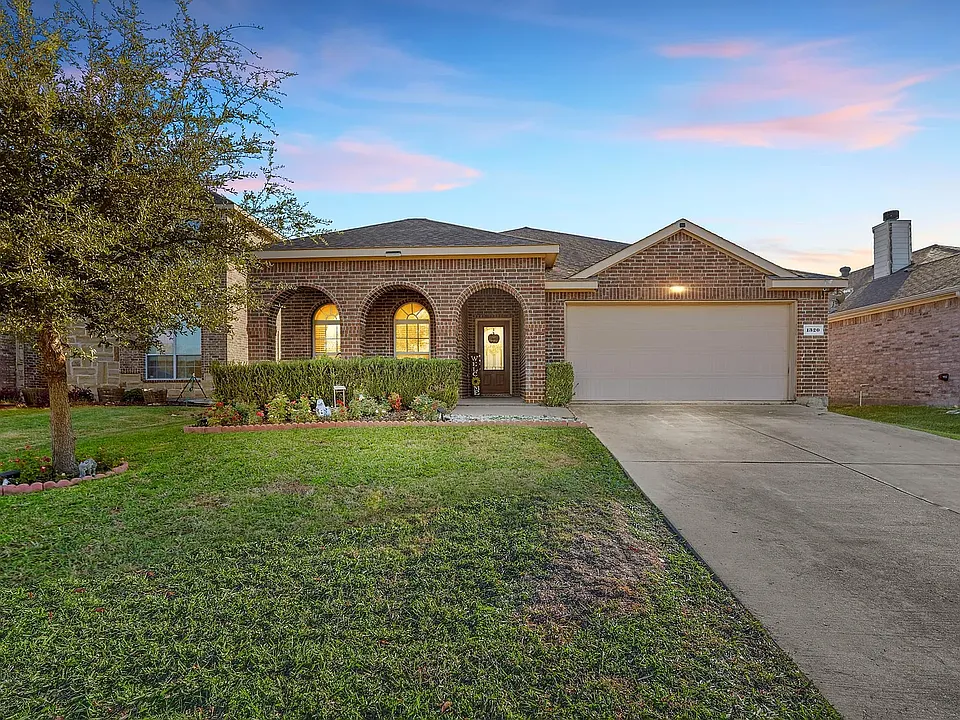 1320 Riviera Dr