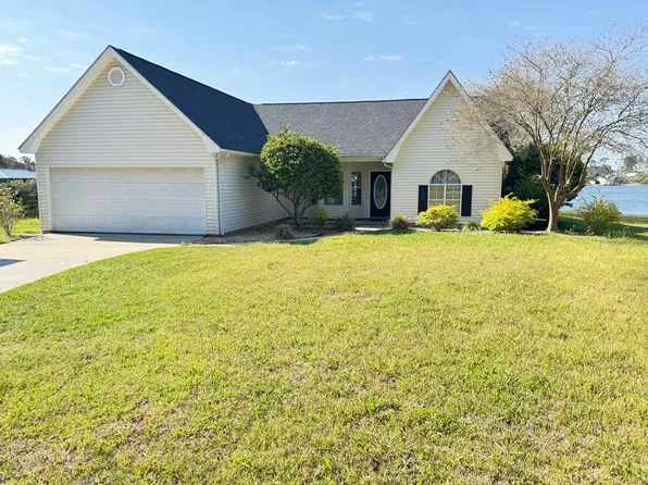 512 Island Dr, Douglas, GA 31535