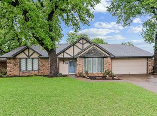 5707 Trail Crest Dr, Arlington, TX 76017