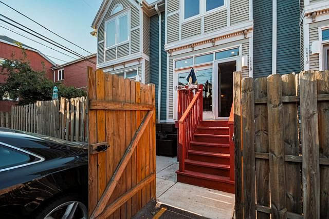 1st image of 1443 W Wrightwood Ave