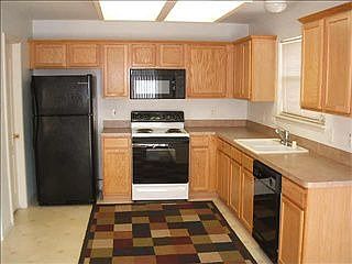 3rd image of 219 Laramie Ln