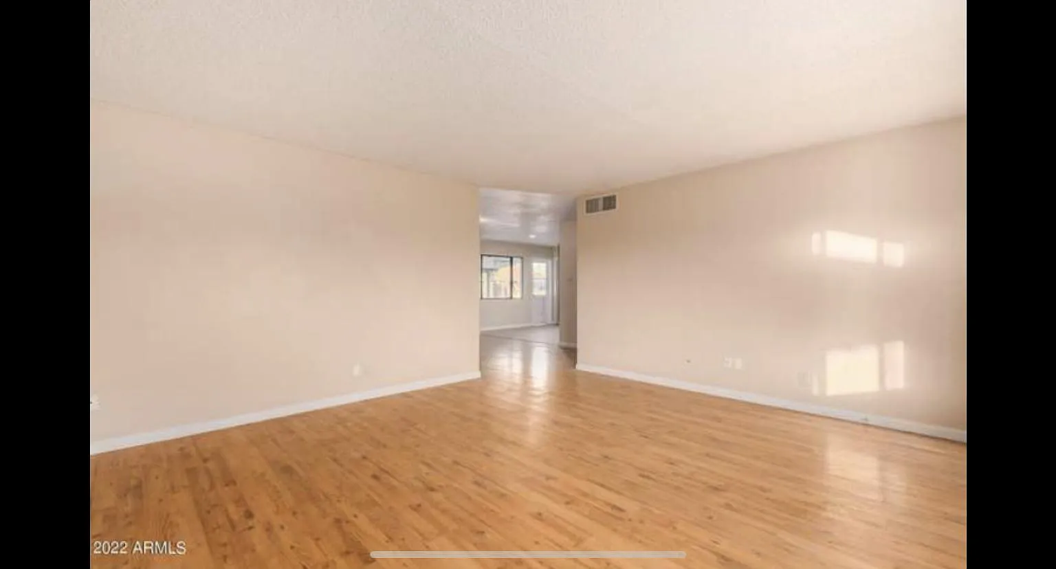 5 bed, 1997 sqft, $2,499 — Photo 3