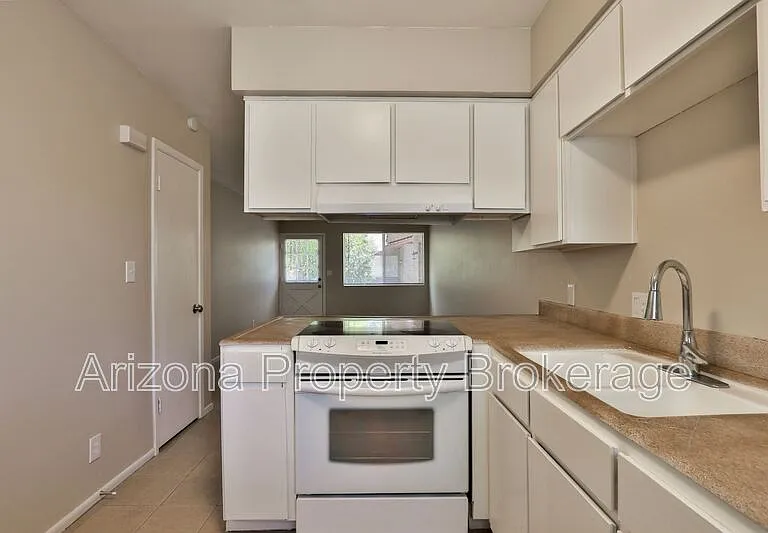 2323 S College Ave #2 — Photo 6