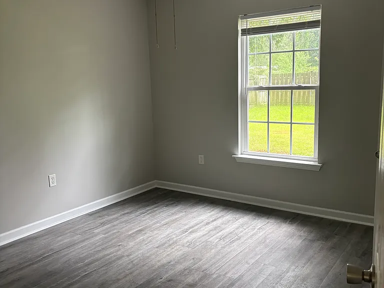 303A Moore Ave — Photo 9