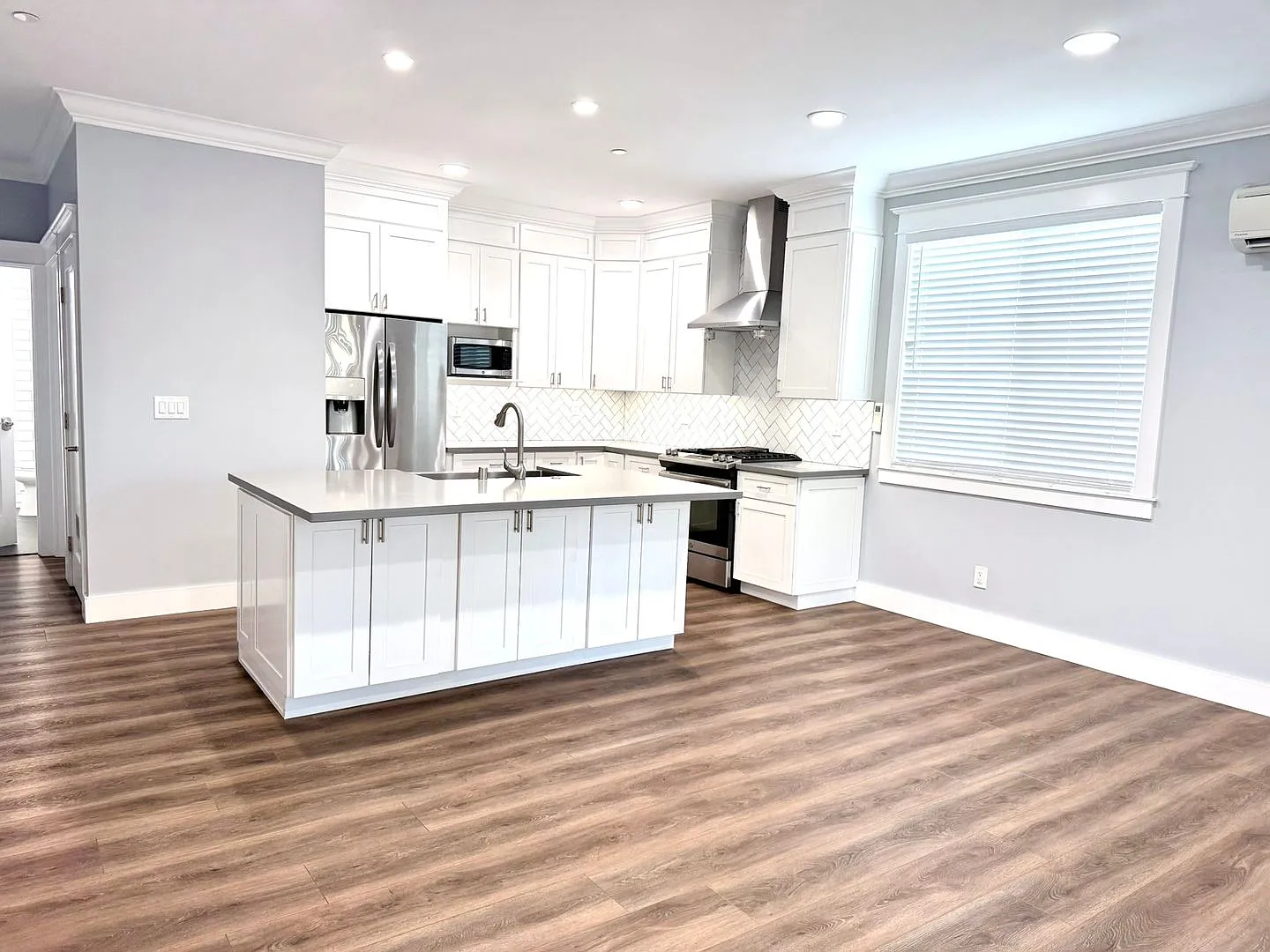 1610 East Ocean Blvd — Photo 4