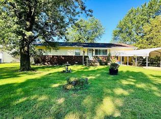521 Sunset Cir, Columbus, KS 66725