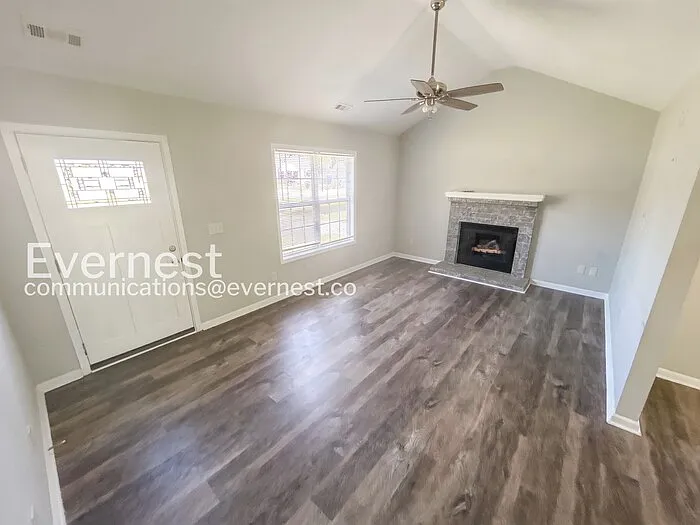 1109 Crescent Way — Photo 7