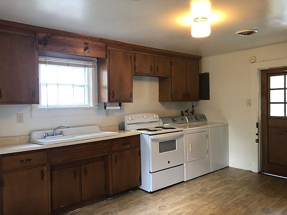 4th image of 203 1/2 E Main St