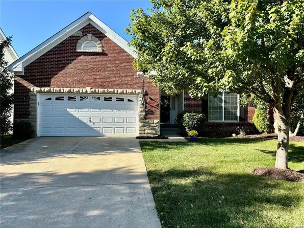 10193 Allington Dr, Saint Louis, MO 63128