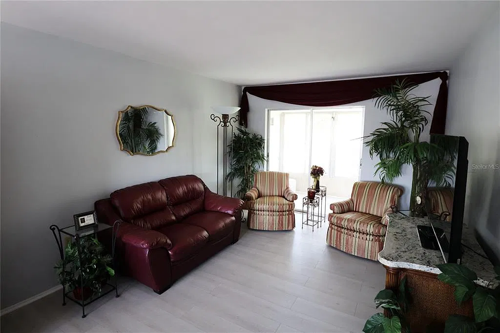 2 bed, 2.0 bath, 840 sqft, $1,200 — Photo 3