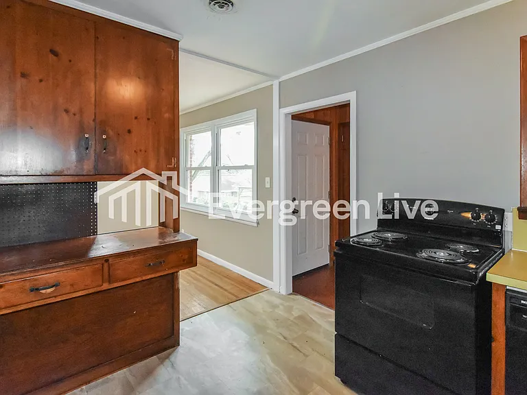 3678 Windemere Dr — Photo 5