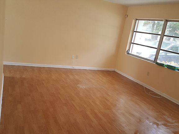 3rd image of 2823 Saint John Dr