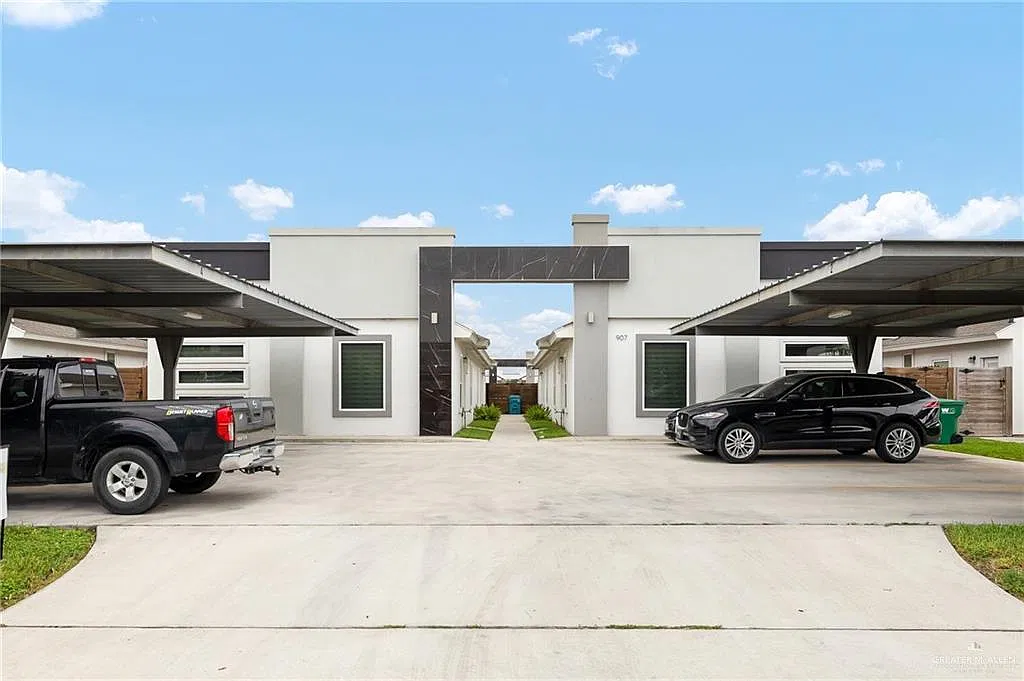 2 bed, 2.0 bath, 955 sqft, $1,200 — Photo 1