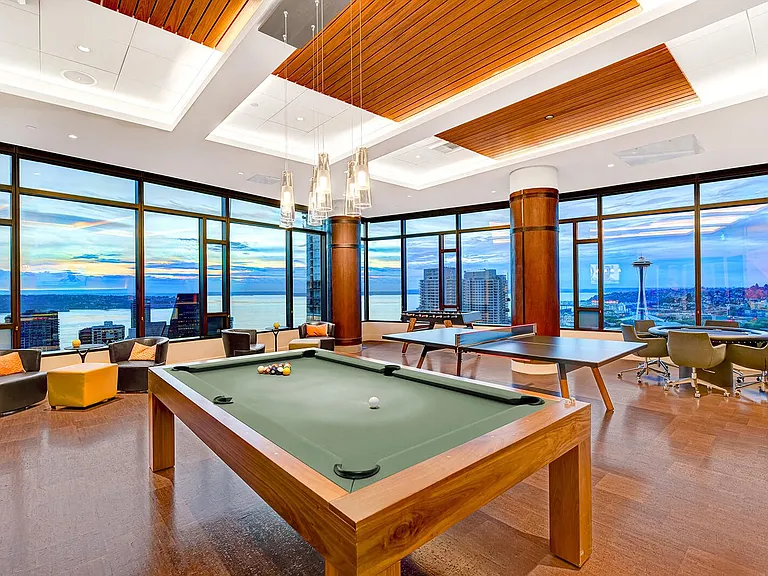 Billiards table in the Sky Lounge