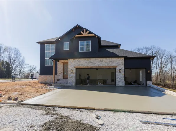 951 Tobacco Root Ln, Bentonville, AR 72712