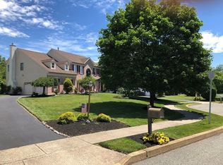 5014 Blue Bird Cir, Audubon, PA 19403