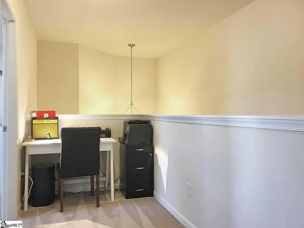 3 bed, 2.5 bath, 1850 sqft, $1,850 — Photo 3
