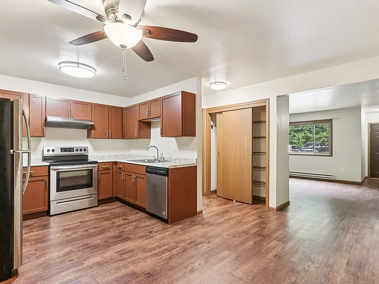 Woodfield Heights Apartments — Photo 50