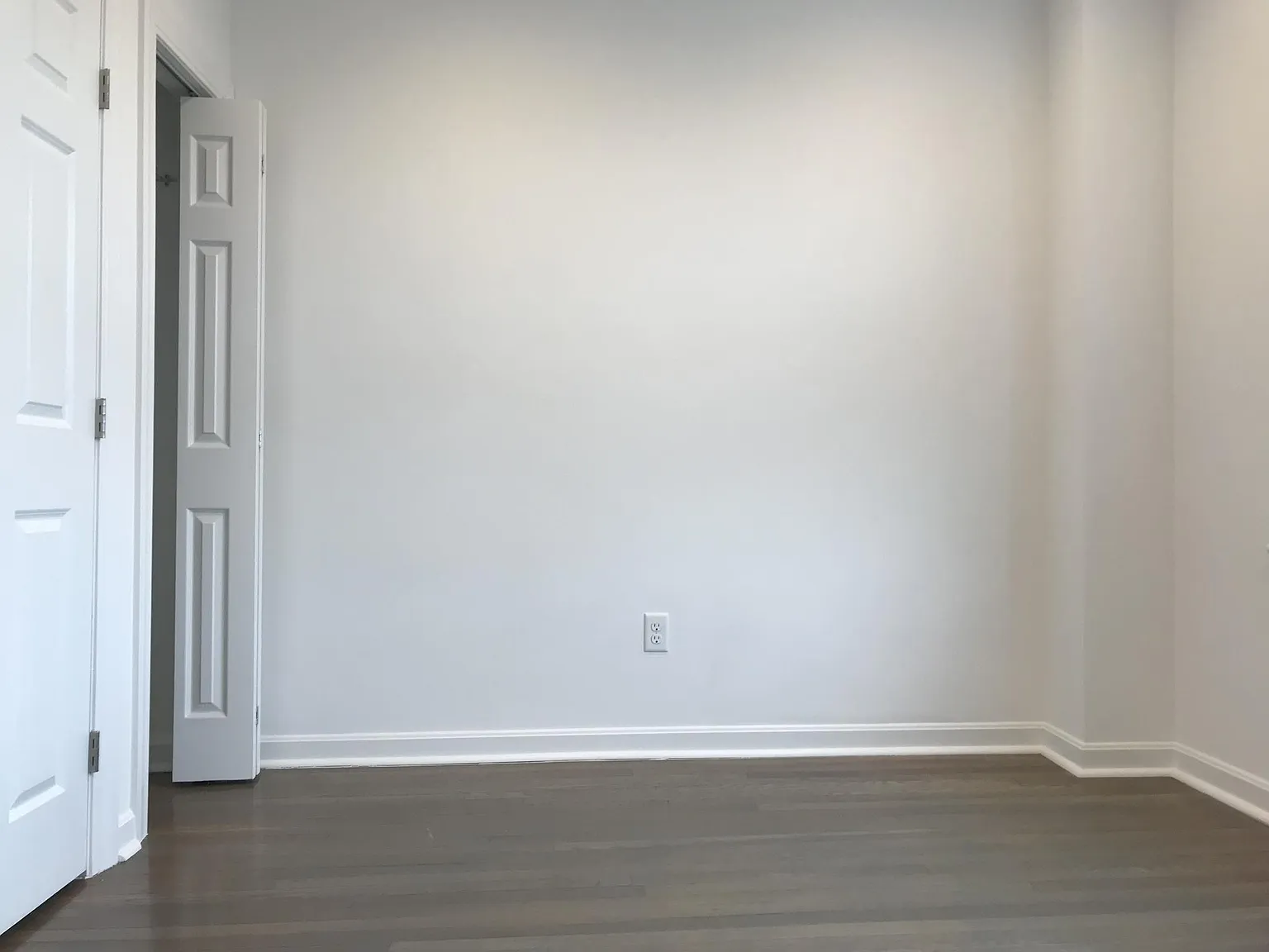 2 bed, 700 sqft, $3,700 — Photo 3