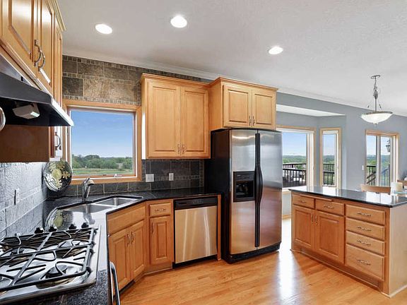 5th image of 3059 Carey Heights Dr N