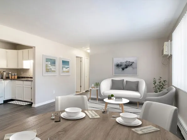 18638 Van Horn Rd #16, Woodhaven, MI 48183