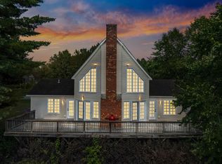 320 Sun Valley Rd, Morrisville, VT 05661