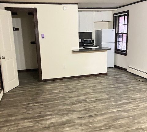 2nd image of 2037 Walnut St #Llm