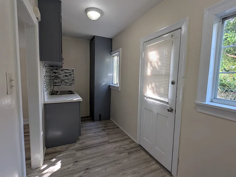 7510 Norton Ave — Photo 8