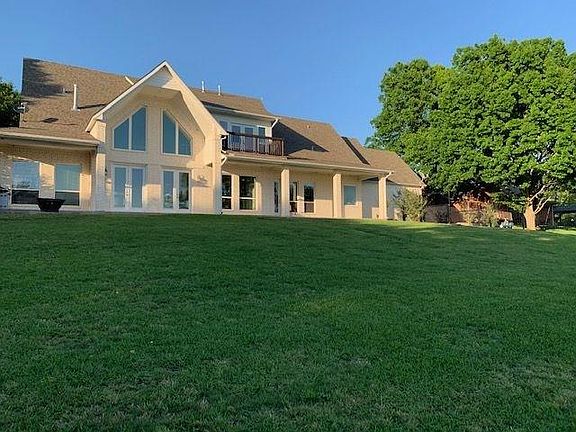 2nd image of 106 Kirk Dr