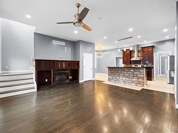 3rd image of 2112 S 11th St