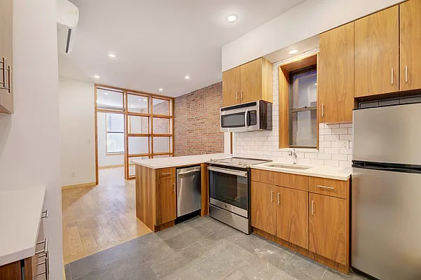 Rented by REAL New York | media 11