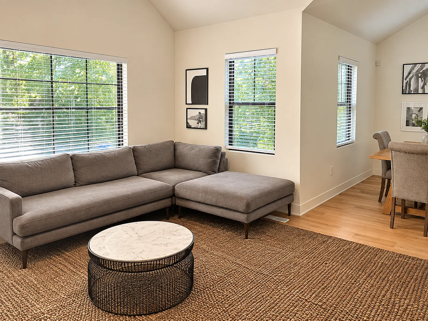 Fully Furnished Home Across from Cleveland Park Prime Greenville Location! — Photo 3