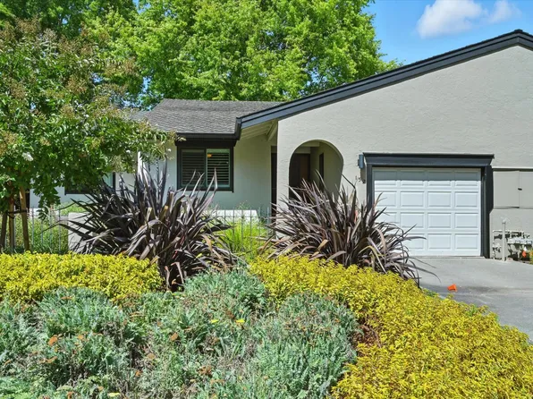 152 Vineyard Circle, Yountville, CA 94599