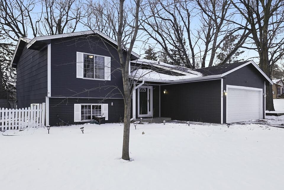 1st image of 1340 Broadview Ave