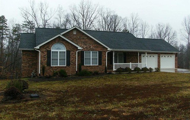 1st image of 114 Pine Cone Dr