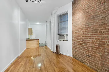 Rented by Cooper & Cooper Real Estate