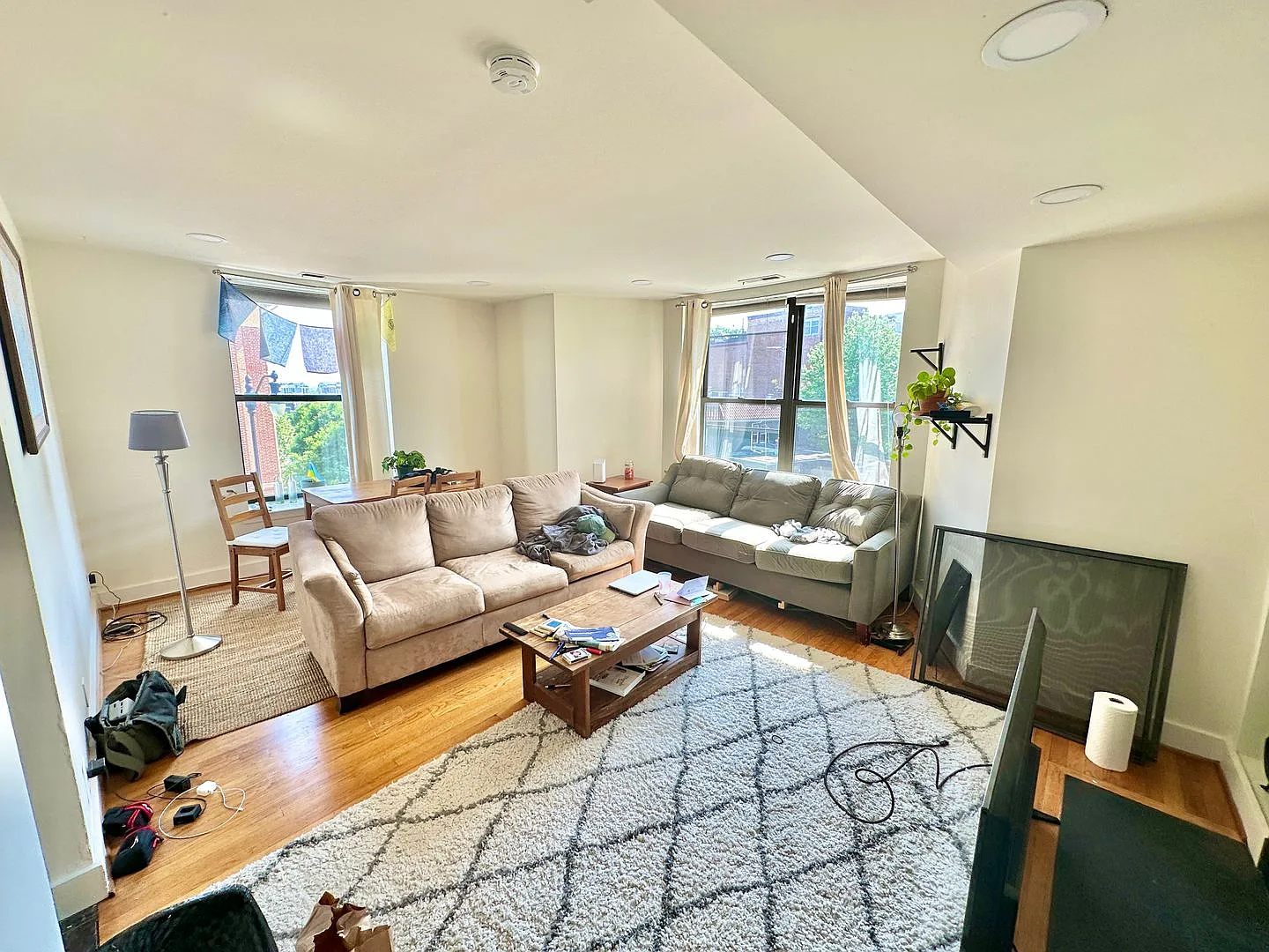 Fantastic Sunny 2 Bedroom In Adams Morgan with Fireplace and W/D! — Photo 2