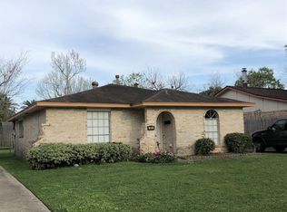 525 S 3rd St, La Porte, TX 77571