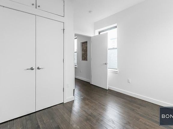 3rd image of 3671 Broadway APT 27