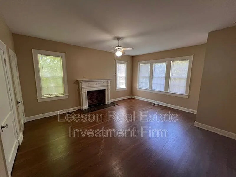 1 bed, 1.0 bath, 1200 sqft, $1,100 — Photo 2