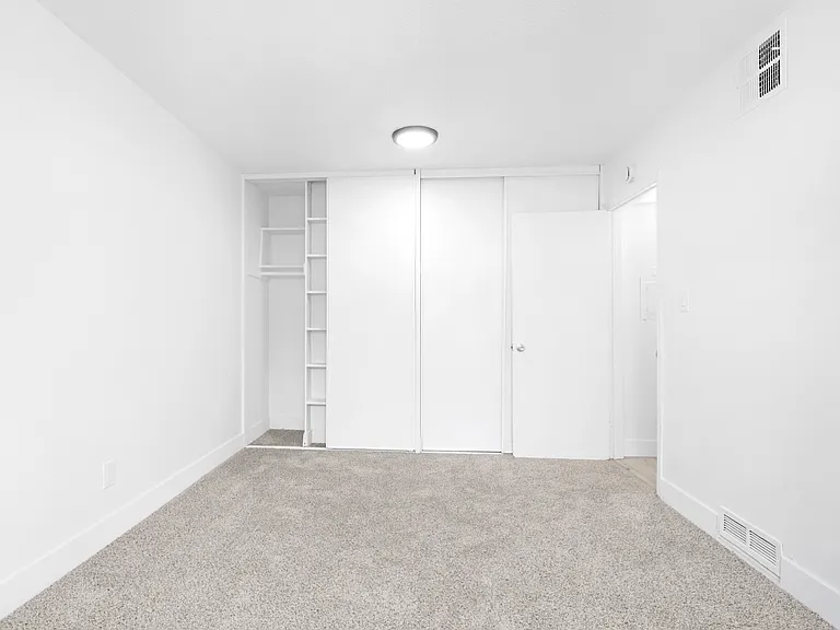 Shelfield Apartments — Photo 44