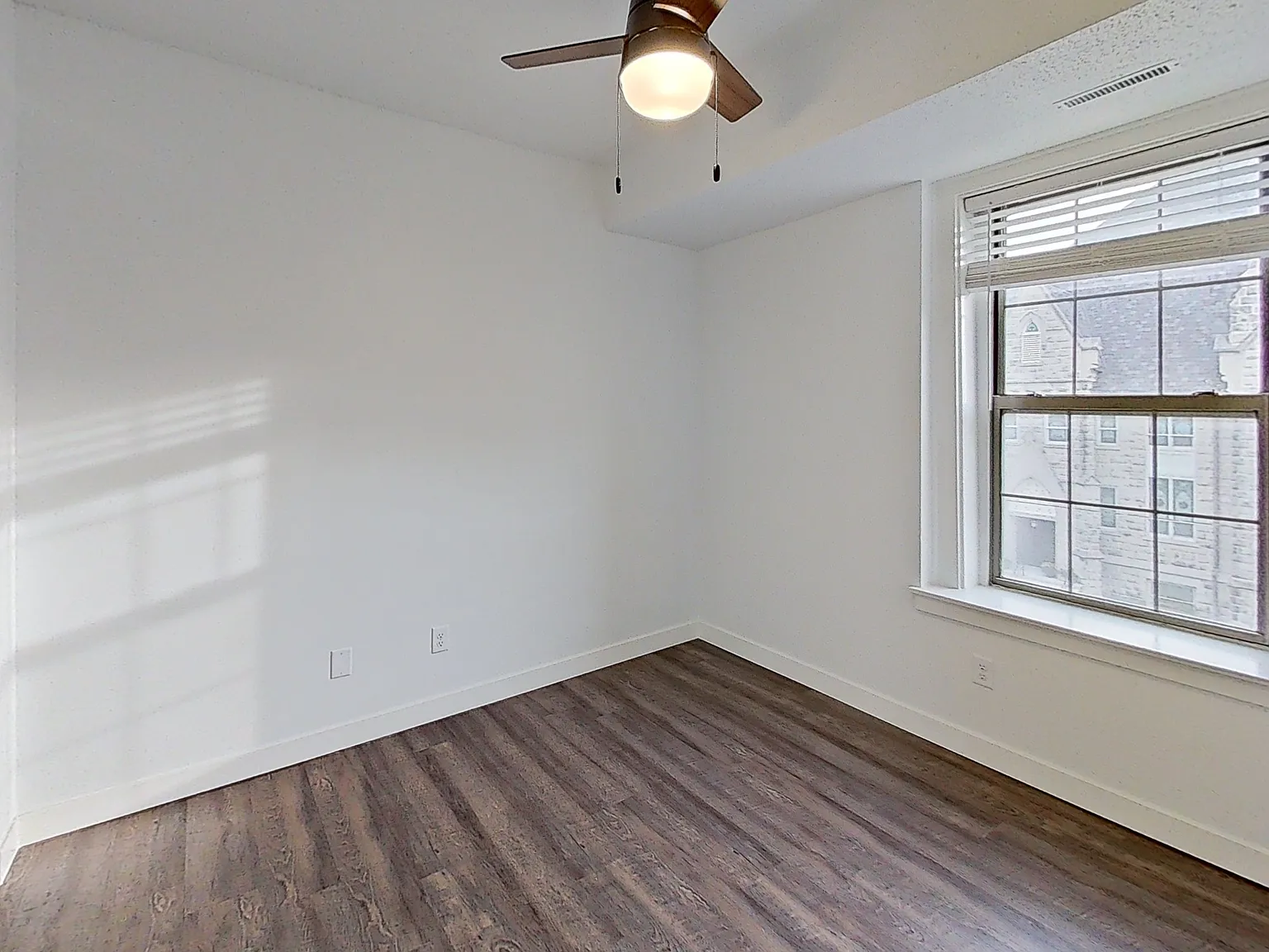 3 bed, $2,230 — Photo 4