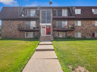 2500 Mark Thomas Ln #5B, Hanover Park, IL