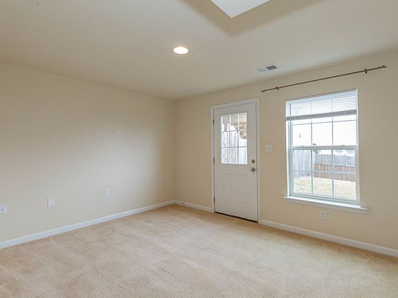 4th image of 440 Rumbling Rock Rd