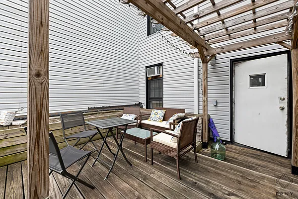 Rented by ERNY LLC | media 18